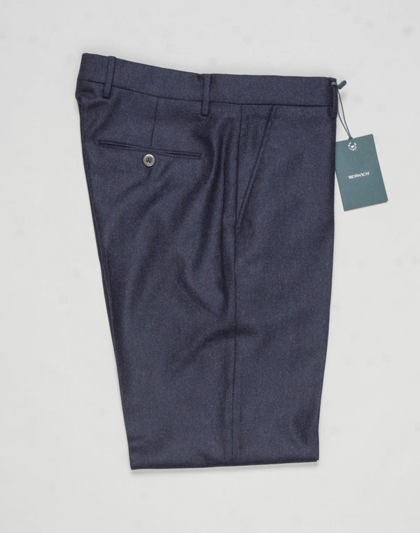 Model: Sauma20
Flat front
Front pockets: slanted
Back pockets: with button
Belt loops
3,5cm turn ups
Article: vb1504
Color: Navy
Composition: 100% virgin wool natural stretch
Made in Martina Franca, Italy Berwich VBC Flannel Trousers / Navy