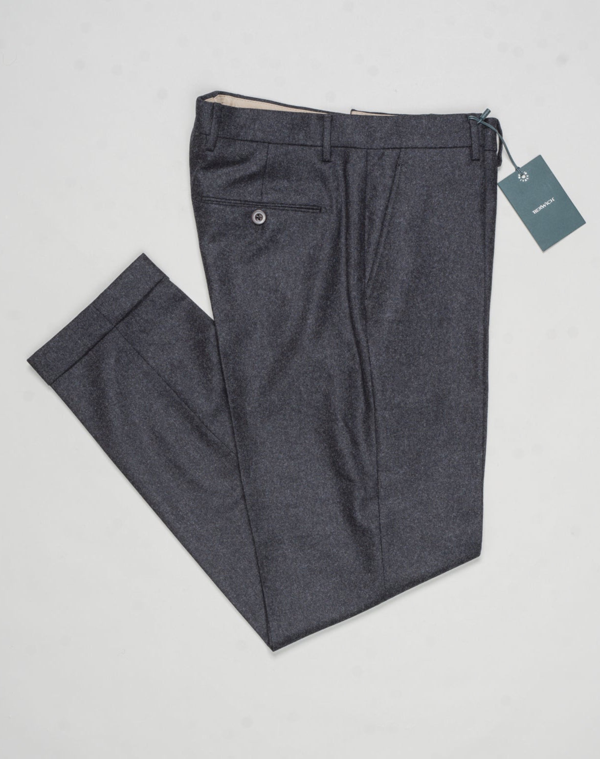 Model: Sauma20
Flat front
Front pockets: slanted
Back pockets: with button
Belt loops
3,5cm turn ups
Article: vb1504
Color: Antracite
Composition: 100% virgin wool natural stretch
Made in Martina Franca, Italy Berwich VBC Flannel Trousers / Antracite