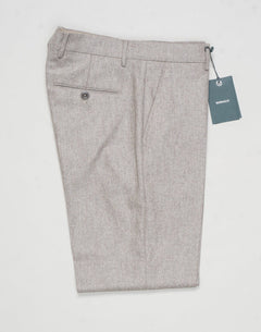 Model: Sauma20
Flat front
Front pockets: slanted
Back pockets: with button
Belt loops
3,5cm turn ups
Article: vb1504
Color: Beige
Composition: 100% virgin wool natural stretch
Made in Martina Franca, Italy Berwich VBC Flannel Trousers / Beige