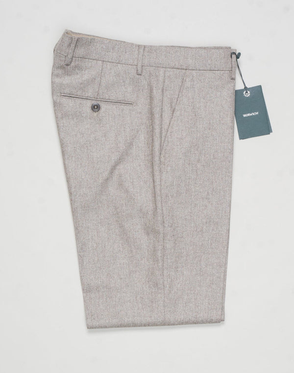 Model: Sauma20
Flat front
Front pockets: slanted
Back pockets: with button
Belt loops
3,5cm turn ups
Article: vb1504
Color: Beige
Composition: 100% virgin wool natural stretch
Made in Martina Franca, Italy Berwich VBC Flannel Trousers / Beige