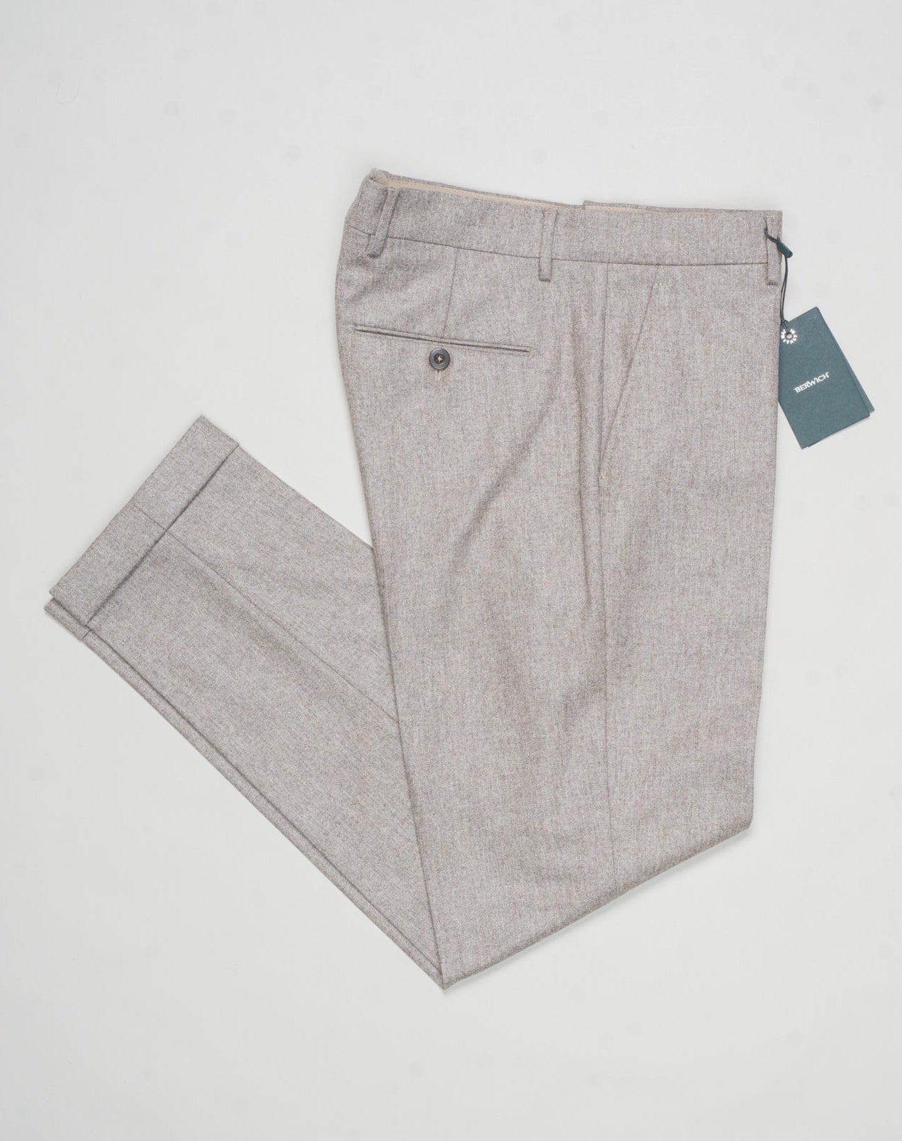Model: Sauma20
Flat front
Front pockets: slanted
Back pockets: with button
Belt loops
3,5cm turn ups
Article: vb1504
Color: Beige
Composition: 100% virgin wool natural stretch
Made in Martina Franca, Italy Berwich VBC Flannel Trousers / Beige