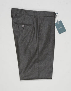 Model: Sauma20
Flat front
Front pockets: slanted
Back pockets: with button
Belt loops
3,5cm turn ups
Article: vb1504
Color: Army
Composition: 100% virgin wool natural stretch
Made in Martina Franca, Italy Berwich VBC Flannel Trousers / Army