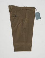 Composition: 98% Cotton 2% Elastan
Color: Army
Model: vulcano23
Flat front
Front pockets: seam
Back pockets: welted
Hemming: unfinished
Article: ts1620x
Made in Martina Franca, Italy Berwich Cotton Chinos / Army
