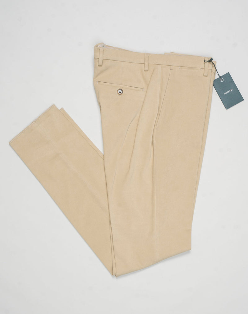 omposition: 98% Cotton 2% Elastan
Color: Beige
Model: vulcano23
Flat front
Front pockets: seam
Back pockets: welted
Hemming: unfinished
Article: ts1620x
Made in Martina Franca, Italy Berwich Cotton Chinos / Beige