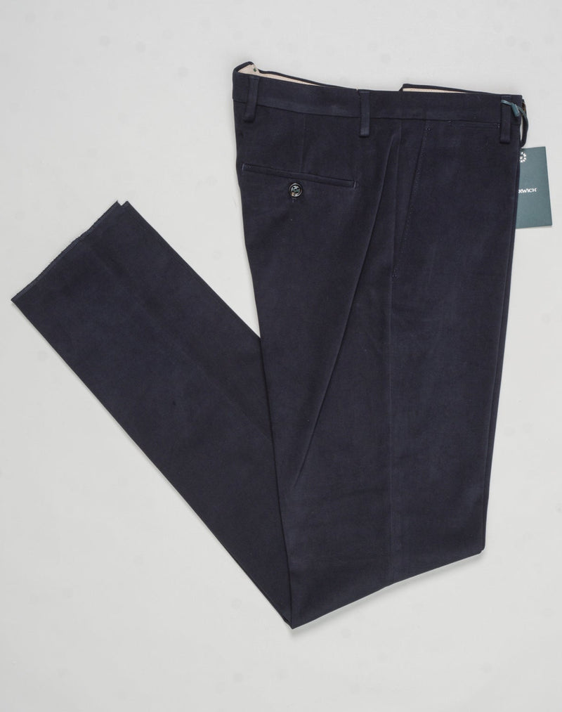 Composition: 98% Cotton 2% Elastan
Color: Navy
Model: vulcano23
Flat front
Front pockets: seam
Back pockets: welted
Hemming: unfinished
Article: ts1620x
Made in Martina Franca, Italy Berwich Cotton Chinos / Navy