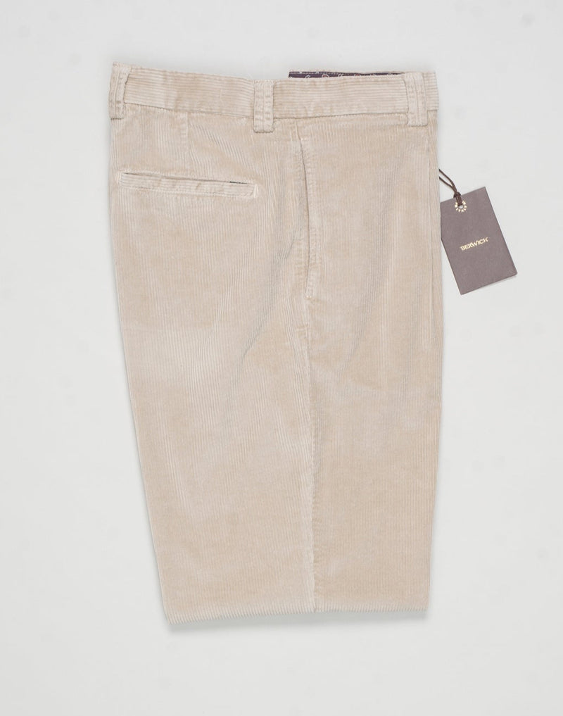 Garment dyed
Model: Chiaia long
Single pleat
Front pockets: seam
Back pockets: welted
Hemming: 5cm turn ups
Article: dv0500x
Color: Beige
Composition: 98% Cotton 2% Elastan
Made in Martina Franca, Italy Berwich Garment Dyed Corduroy Trousers / Beige