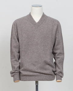  Product code: MJUM8294-BRGC

Made in Scotland
100% Super Geelong Lambswool
Cool hand wash
Do not tumble dry
Dry cleanable Sunspel Lambswool V-Neck Jumper / 