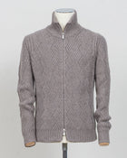 Art. 10155 15554
Col. 039 / Light Brown
Composition 100% ws
Made in Italy Gran Sasso Cashmere Basketweave Full-Zip Jacket / Light Brown