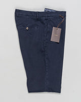 Model: vulcano23-GD
Flat front
Front pockets: slanted
Back pocket left: welt&nbsp; &nbsp;right: welt with button
Hemming: plain (chinos)
Article: xgab
Color: 665 / Navy
Composition: 98% Cotton 2% Elastan&nbsp;
Made in Martina Franca, Italy Berwich Garment Dyed Cotton Chinos / Navy