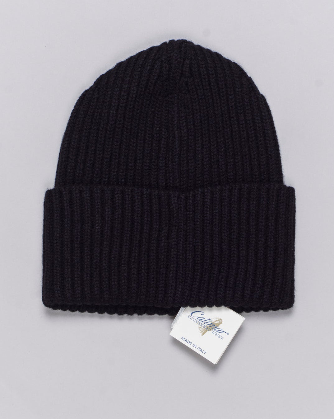 Composition: 100% Cashmere
Article: WVU083
Color: Black / 20000
Made in Italy Calimar Ribbed Cashmere Beanie / Black