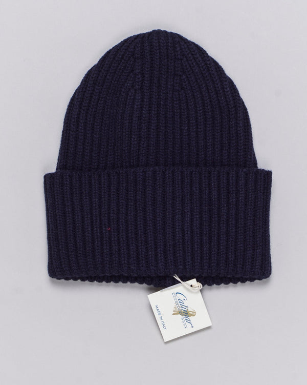Composition: 100% Cashmere
Article: WVU083
Color: Navy / 20102
Made in Italy Calimar Ribbed Cashmere Beanie / Navy