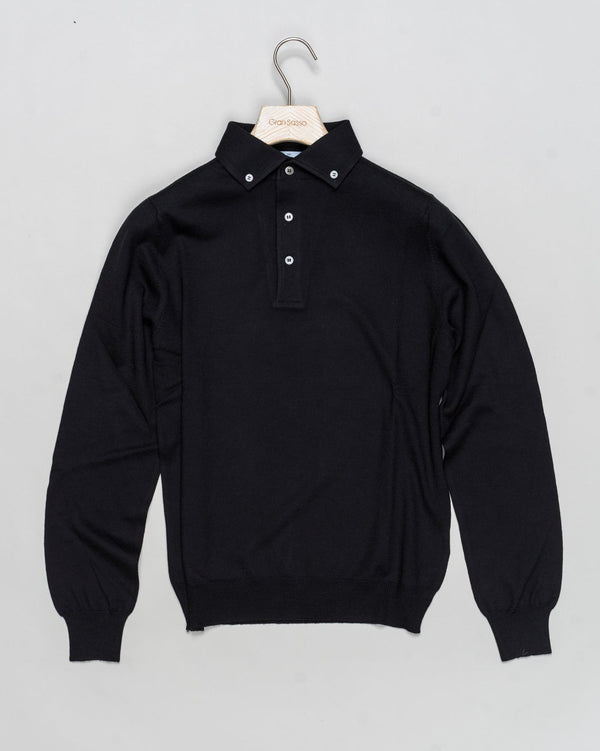 Art. 57163/14293
Col 099 / Black
Composition: 100% wool
Made in Italy Gran Sasso Merino Button-Down Polo / Black