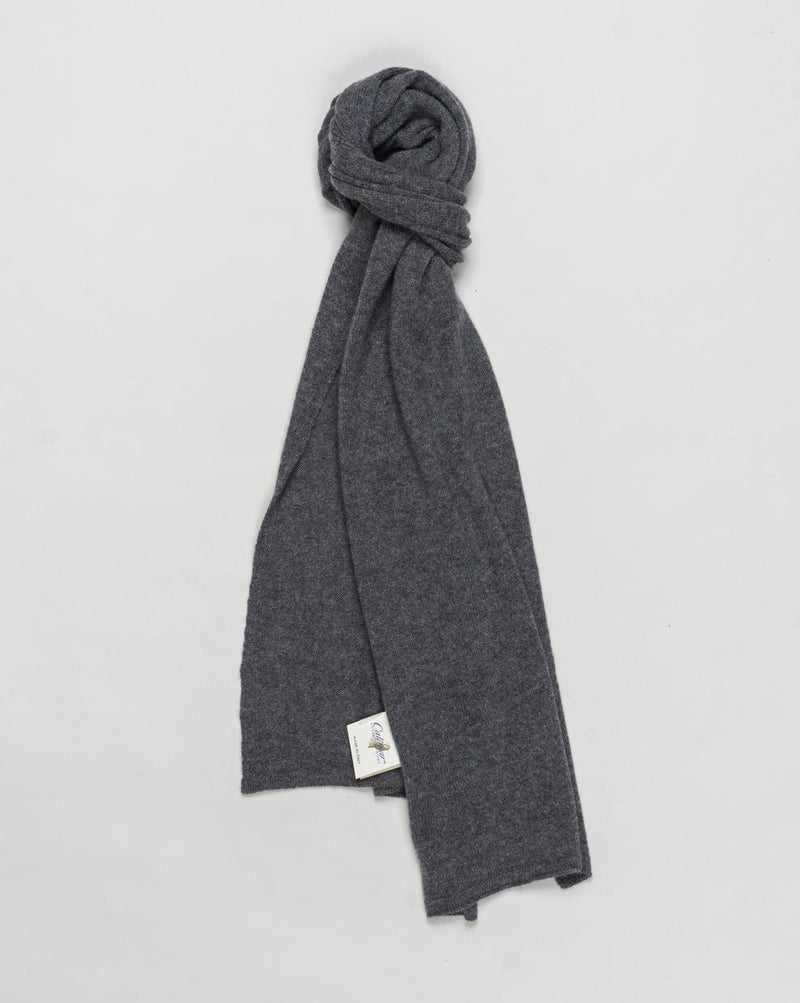 Composition: 100% Cashmere
Article: WS281
Color: Grey / 20450
Size: 190cmx35cm
Made in Italy Calimar Cashmere Scarf / Grey