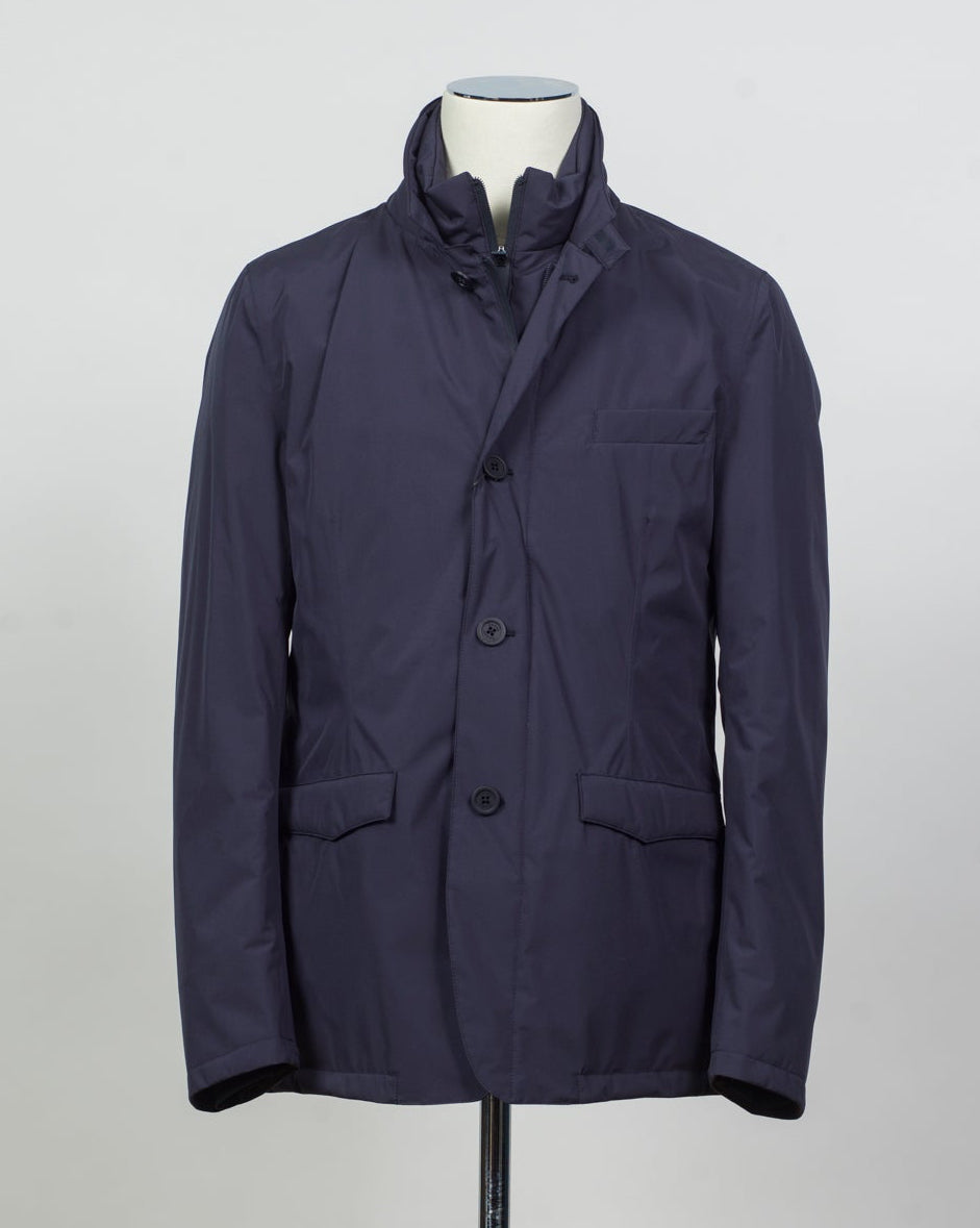 Article: PI001243U 12840 9201
Color: Navy
Main fabric: 100% polyester
Padding: 80% down 20% feather
Detachable bib
Snap button side pockets
Regular fit Herno Waterproof Down Coat / Navy