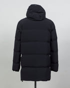Article: PI001246U 12590SZ 9300
Color: Black
Main fabric:
External layer: 98% nylon, 11% elastane
Membrane: polyurethane
Lining: 78% nylon, 22% elastane
Padding: 70% goose down, 30% poyester
Zippered side pockets
Hood
Regular fit
Waterproof
Windproof Herno Waterproof Down Half Coat / Black