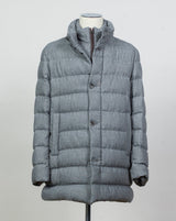 Article: PI001270U 33278 9406
Color: Light Grey
Main fabric: 70% viscose 30% wool
Padding: 80% down 20% feather
Detachable bib
Snap button side pockets
Regular fit Herno Norfolk Wool Blend Down Coat / Light Grey
