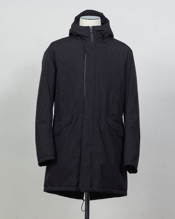 Article: PI001245U 12840&nbsp;
Color: Black / 9300
Main fabric:&nbsp;External layer: 100% polyester,&nbsp;Membrane: polyurethane
Lining: 78% nylon, 22% elastane
Padding: 80% down, 20% waterfowl feathers
Hood
Very breathable
Durably Waterproof
Totally Windproof Herno Fishtail Down Parka / Black