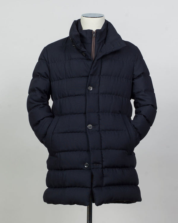 Article: PI001270U 33278 9406
Color: Navy
Main fabric: 70% viscose 30% wool
Padding: 80% down 20% feather
Detachable bib
Snap button side pockets
Regular fit Herno Norfolk Wool Blend Down Coat / Navy