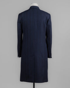 Double breasted
Peak Lapel
Flap pockets
One back vent
Back length: 110cm (size 50)
Composition: 100% Virgin Wool
Article: W1165721
Color: Navy Sauma DB Herringbone Wool Overcoat / Navy