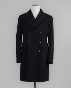 Model: Carlo/Z&nbsp;
Fully Lined
Unconstructed shoulder
Color: N5051 / Black
Composition: 90% Wool 10% Cashmere
Made in Martina France, Italy Tagliatore Double-Breasted Overcoat / Black