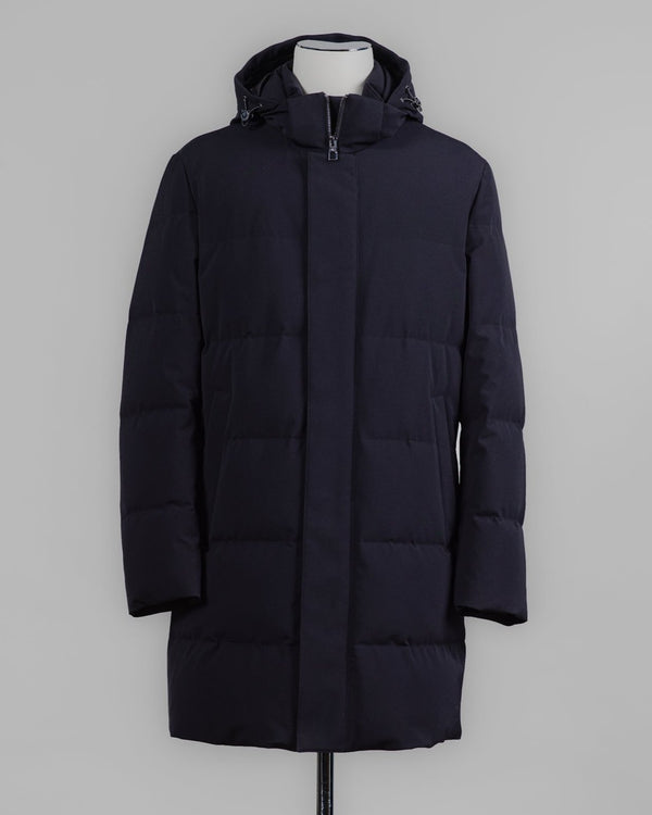 Article: F07MUCX755
Color: Navy / 89
Down insulated (Duck / 90% down, 10% feathers)
Outer fabric: 91% Polyester 9% Elastan

Lining: 100% pa (Nylon)
2 slanted pockets Montecore Aerotwill Down Coat / Navy
