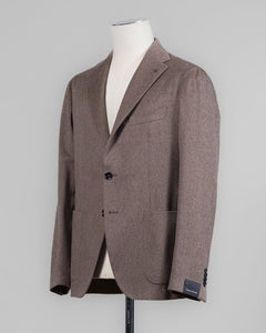 Composition: 50% Cashmere 50% Virgin wool
Modello: Monte Carlo / 1SMC22K
Color: Taupe / T3212
Unconstructed shoulder
Unlined
2 Buttons
Notch lapel
Patch pockets
Side vents
Made in Martina Franca, Italy Tagliatore Cashmere &amp; Wool Jacket / Taupe