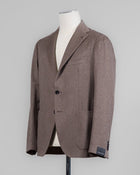 Composition: 50% Cashmere 50% Virgin wool
Modello: Monte Carlo / 1SMC22K
Color: Taupe / T3212
Unconstructed shoulder
Unlined
2 Buttons
Notch lapel
Patch pockets
Side vents
Made in Martina Franca, Italy Tagliatore Cashmere & Wool Jacket / Taupe