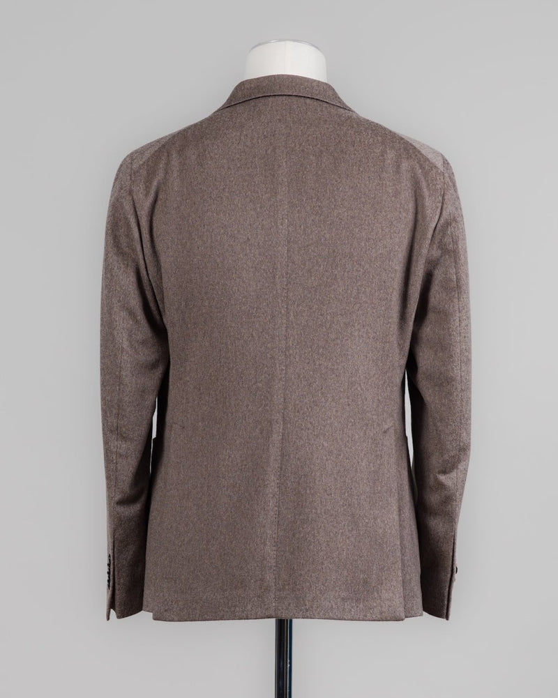 Composition: 50% Cashmere 50% Virgin wool
Modello: Monte Carlo / 1SMC22K
Color: Taupe / T3212
Unconstructed shoulder
Unlined
2 Buttons
Notch lapel
Patch pockets
Side vents
Made in Martina Franca, Italy Tagliatore Cashmere &amp; Wool Jacket / Taupe
