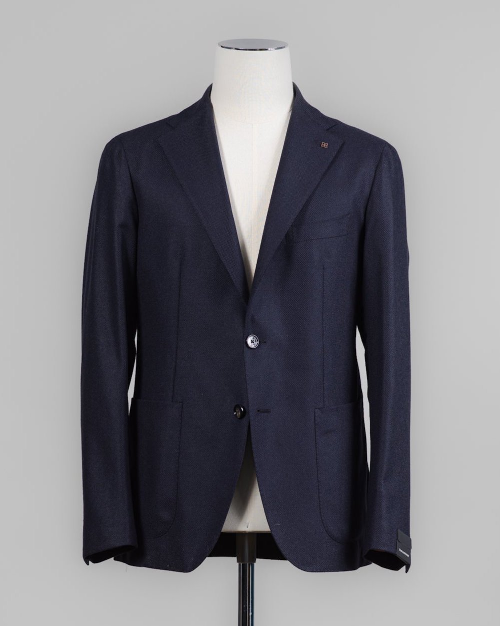 Composition: 90% Virgin wool 10% Cashmere
Modello: Monte Carlo / 1SMC22K
Color: Navy / B3276
Unconstructed shoulder
Unlined
2 Buttons
Notch lapel
Patch pockets
Side vents
Made in Martina Franca, Italy Tagliatore Wool & Cashmere Panama Jacket / Navy