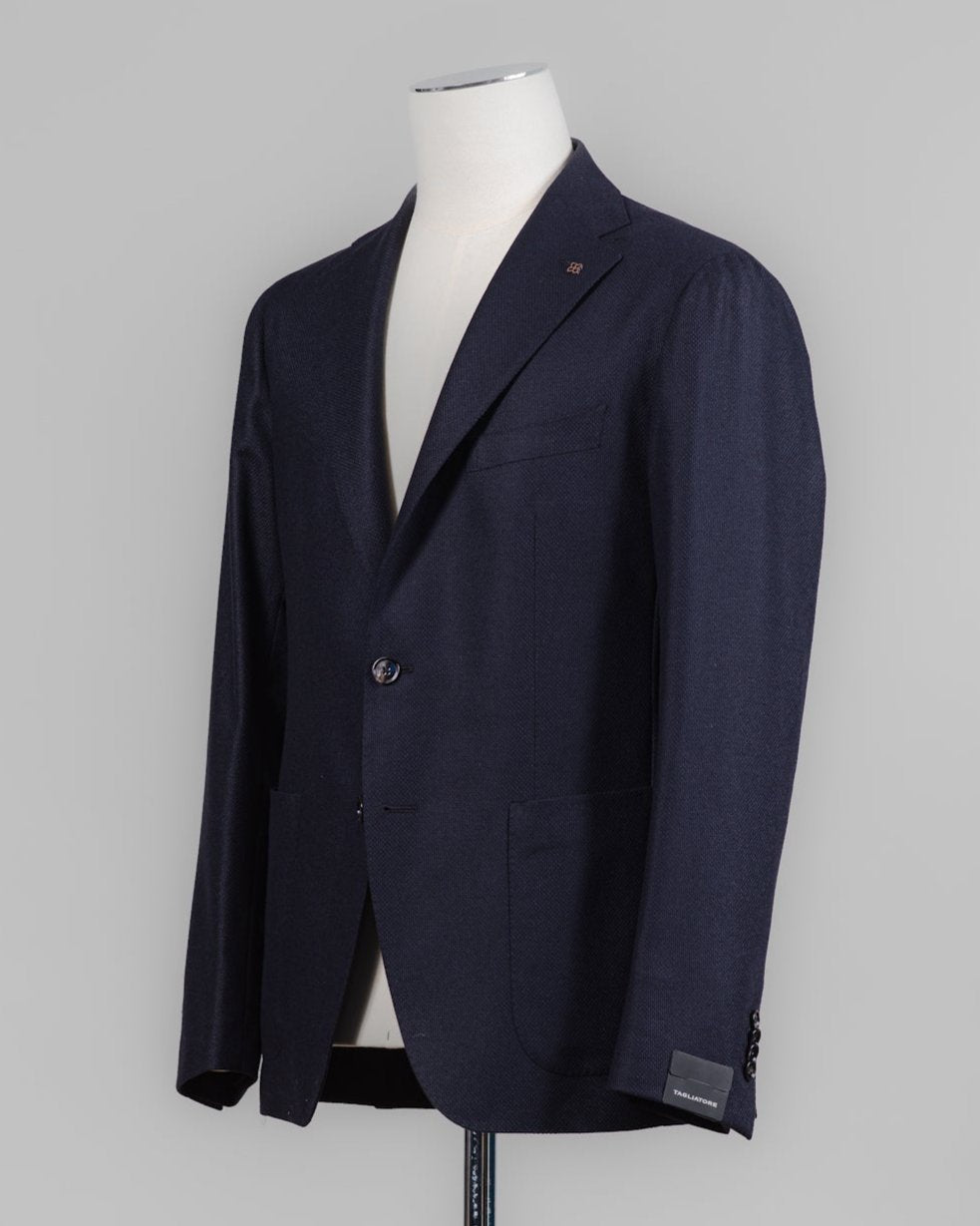 Composition: 90% Virgin wool 10% Cashmere
Modello: Monte Carlo / 1SMC22K
Color: Navy / B3276
Unconstructed shoulder
Unlined
2 Buttons
Notch lapel
Patch pockets
Side vents
Made in Martina Franca, Italy Tagliatore Wool & Cashmere Panama Jacket / Navy