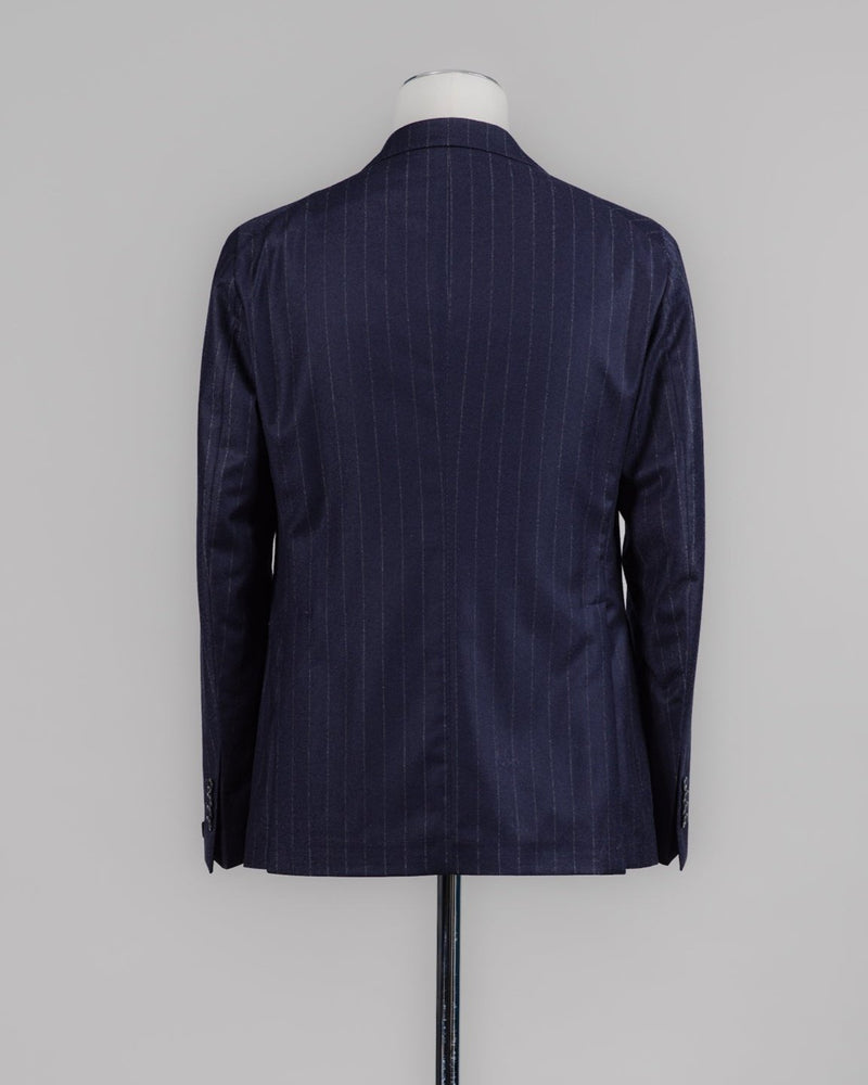 Composition: 100% Virgin wool Super 110's
Modello: Monte Carlo / 2SMC22K01
Color: Navy / B1263
Unconstructed shoulder
Unlined
2 Buttons
Notch lapel
Patch pockets
Side vents
Belt loops
Flat front
Made in Martina Franca, Italy Tagliatore Chalkstripe Flannel Suit / Navy