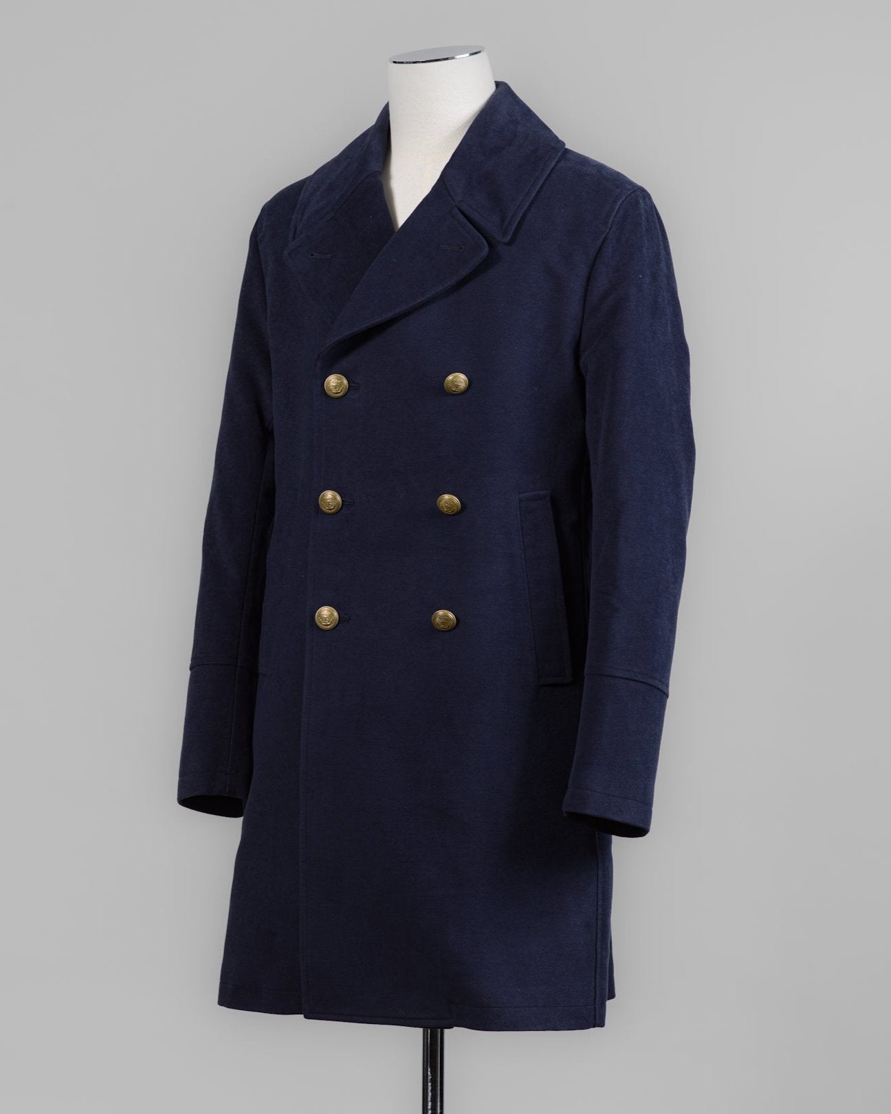Back Length 98cm (Size 50)
Composition: 100% Cotton
Model: 41052 Giaccone Maestrale
Article: 96136
Color: 01 / Navy
Made in Italy Sealup Moleskin Peacoat / Navy