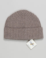 A staple for everyday wear. Perfect for wearing up high in a rolled fisherman style, or pulled snug. This beanie comes with lower profile fit.

Composition: 100% Cashmere
Article: WVU.128
Color: Taupe / 20627
Lower profile fit Calimar Ribbed Cashmere Low Beanie / Taupe
Made in Italy