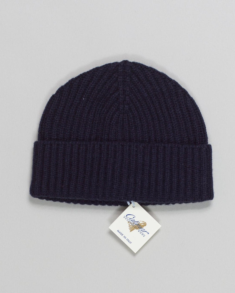 A staple for everyday wear. Perfect for wearing up high in a rolled fisherman style, or pulled snug. This beanie comes with lower profile fit.

Composition: 100% Cashmere
Article: WVU.128
Color: Navy / 20102
Lower profile fit Calimar Ribbed Cashmere Low Beanie / Navy
Made in Italy