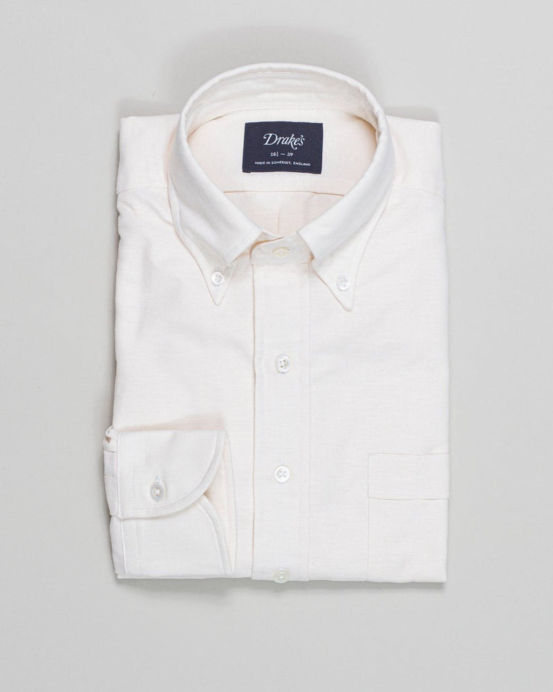 Cream&nbsp;Oxford shirt with button-down collar. Classic and very versatile shirt for casual dressed up days. You can wear it with a tie but it sure is at it's best without one.&nbsp; A stable for every mans wardrobe.&nbsp;

100% Cotton. Handcrafted in Somerset, UK.

Regular Fit
Button-down collar with soft feel
Box pleat
Single round one button cuff
Point pocket
Mother of Pearl buttons
100% cotton
Made in England&nbsp;