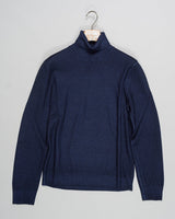 Article: 23197/31712
Color: 905 / Blue
Composition: 100% Virgin Wool

Made in Italy Gran Sasso Vintage Merino Roll Neck / Blue