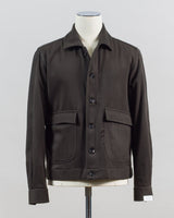 Two patch pockets with flaps

Model: Bomber
Article: TW22148U
Color: 5420 / Dark Green
Composition: 90% Virgin Wool 10% Cashmere
Made in Italy De Petrillo Wool &amp; Cashmere Bomber / Dark Green