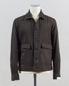 Two patch pockets with flaps

Model: Bomber
Article: TW22148U
Color: 5420 / Dark Green
Composition: 90% Virgin Wool 10% Cashmere
Made in Italy De Petrillo Wool &amp; Cashmere Bomber / Dark Green