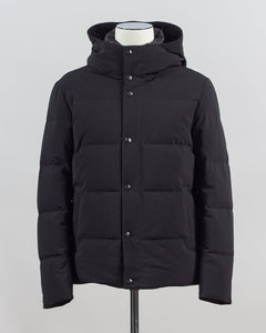 Article: F07MUCX742
Color: Black / 99
Down insulated (Duck / 90% down, 10% feathers)
Outer fabric: 91% Polyester 9% Elastan

Lining: 100% pa (Nylon)
2 slanted pockets Montecore Hooded Down Jacket / Black