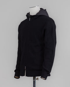 Article: 24117/24643
Color: 099 / Black
Composition: 100% Virgin Wool (Rain Wool)

Made in Italy Gran Sasso Rain Wool Hoodie / Black