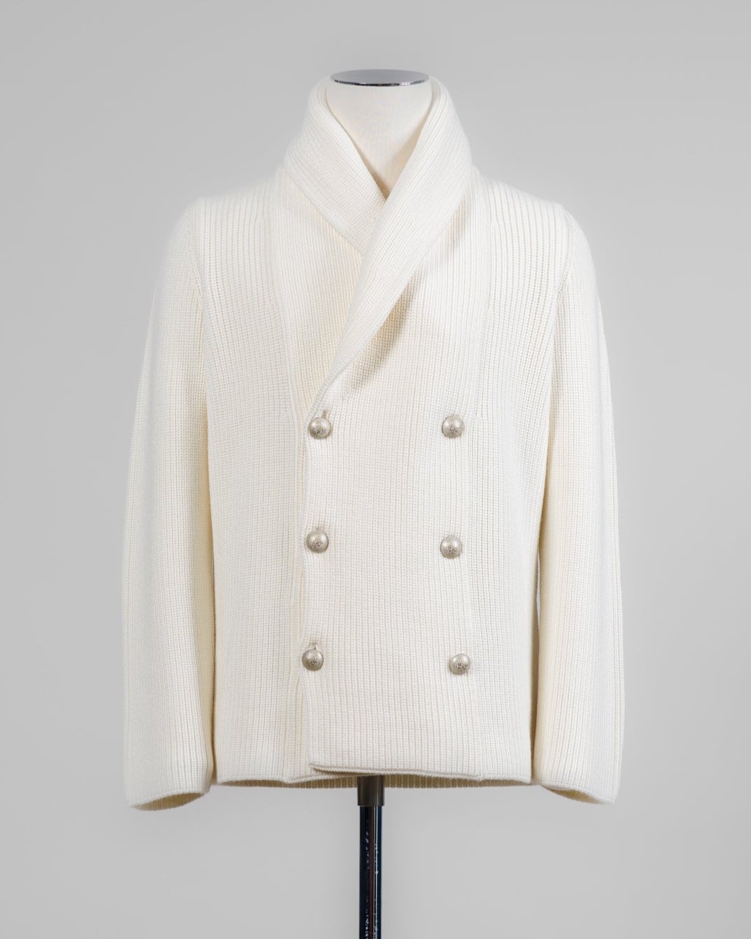 Article: 13190/14250
Color: 005 / Off-White
Composition: 100% Virgin Wool
Extrafine Merino
Made in Italy Gran Sasso DB Shawl Collar Cardigan / Off-White
