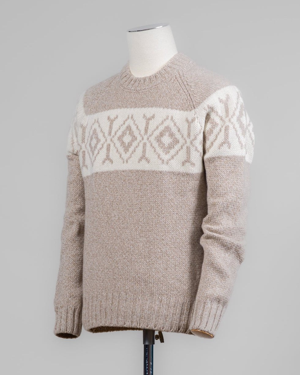 Article: 10170/15707
Color: 110 / Beige
Composition: 97% Eco-Cashmere 3% Virgin Wool
Made in Italy Gran Sasso Eco-Cashmere Crew Neck / Beige