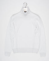 Article: 23115/19613
Color: 812 / Chalk Grey
Composition: 80% Virgin Wool 10% Cashmere 10% Viscose

Made in Italy Gran Sasso Wool &amp; Cashmere Roll Neck / Chalk Grey