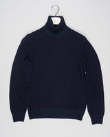 Article: 23115/19613
Color: 598 / Navy
Composition: 80% Virgin Wool 10% Cashmere 10% Viscose

Made in Italy Gran Sasso Wool &amp; Cashmere Roll Neck / Navy