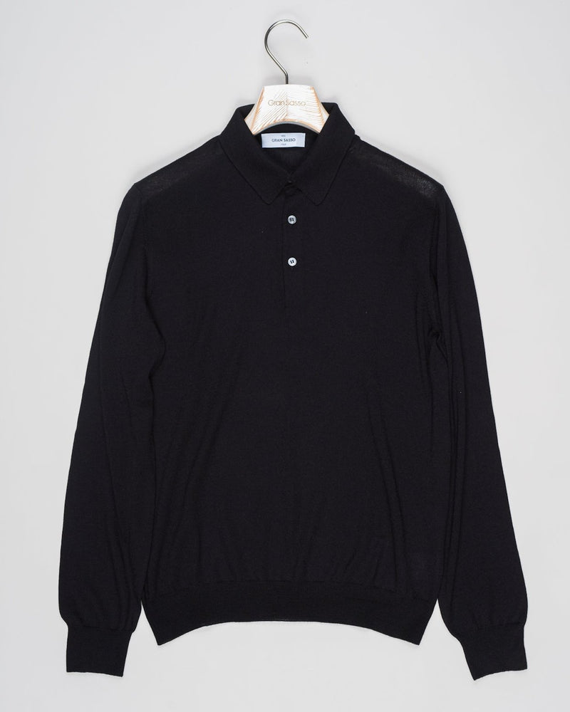 Article: 57132/13190
Color: 099 / Black
Composition: 70% Virgin Wool 30% Silk

Made in Italy Gran Sasso Wool &amp; Silk Polo Knit / Black
