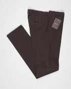 Model: vulcano23-GD

Flat front
Garment Dyed
Front pockets: slanted

Belt loops
Article: xgab
Color: Moro
Composition: 98% Cotton 2%Elastan
Made in Martina Franca, Italy Berwich Garment Dyed Cotton Chinos / Moro