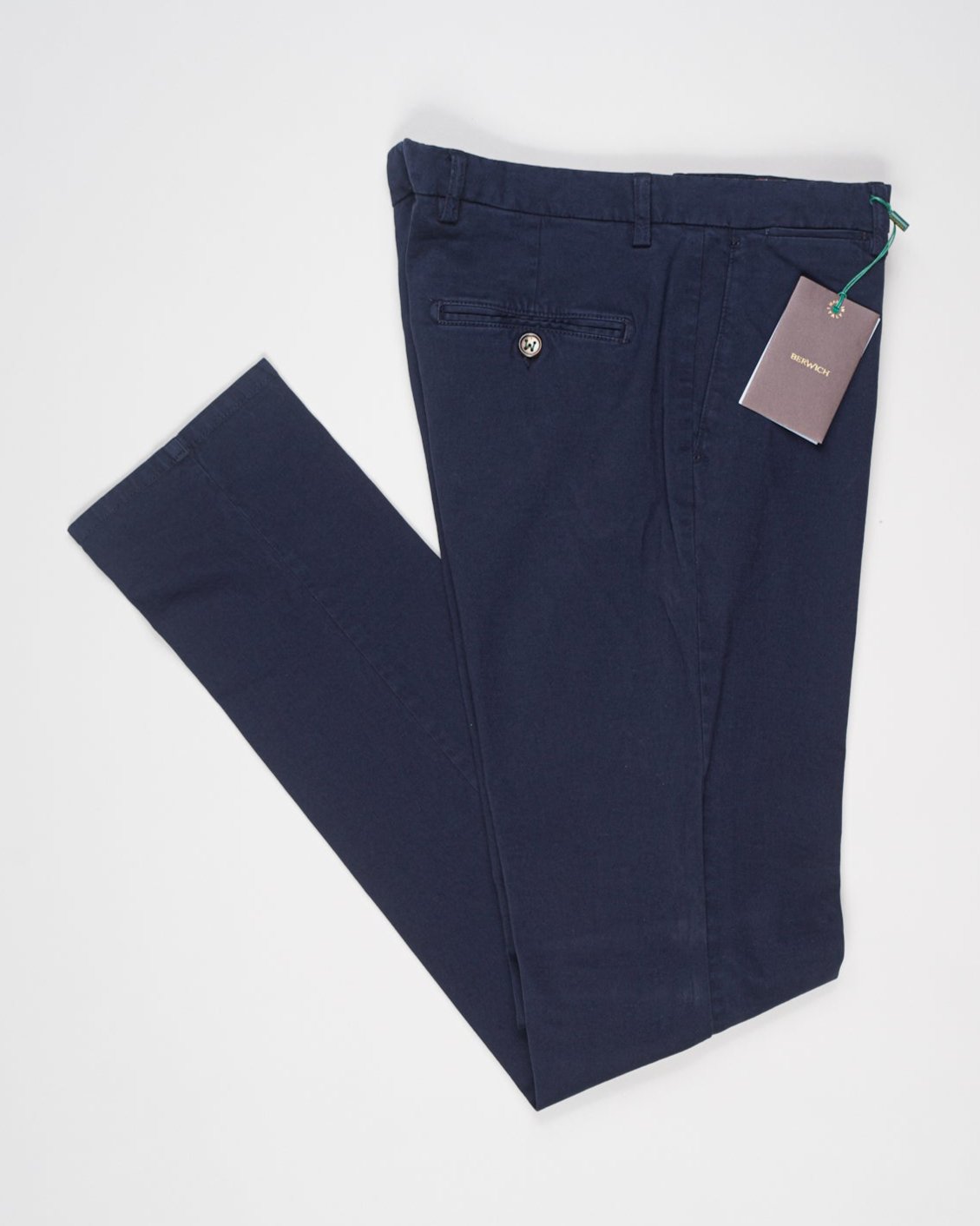 Model: vulcano23-GD

Flat front
Garment Dyed
Front pockets: slanted

Belt loops
Article: xgab
Color: Navy
Composition: 98% Cotton 2%Elastan
Made in Martina Franca, Italy Berwich Garment Dyed Cotton Chinos / Navy