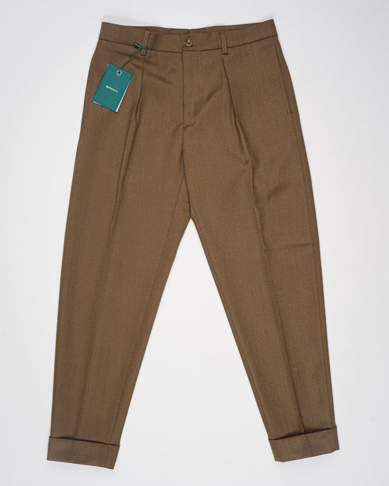 Model: Chiaia long

Single pleat
Front pockets: seam
Back pockets: welted
Hemming: 5cm turn ups
Article: ca1986
Color: Navy
Composition: 100% Covert virgin wool
Made in Martina Franca, Italy Berwich Covert Wool Trousers / Navy