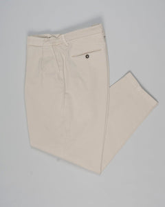 Article: 424180
Color: Ecru / 23
Composition: 98% Cotton 2% Elastan
Pleated front
Slanted side pockets
Beltloops
Beautiful color and broken in look and feel achieved by&nbsp;Garment dying&nbsp;process

Made in Naples, Italy Briglia Portobello Cotton Trousers / Ecru