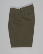 Article: 424180
Color: Army Green / 62
Composition: 98% Cotton 2% Elastan
Pleated front
Slanted side pockets
Beltloops
Beautiful color and broken in look and feel achieved by Garment dying process

Made in Naples, Italy Briglia Portobello Cotton Trousers / Army Green